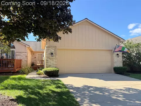 35285 Lone Pine Ln, Farmington Hills, MI 48335