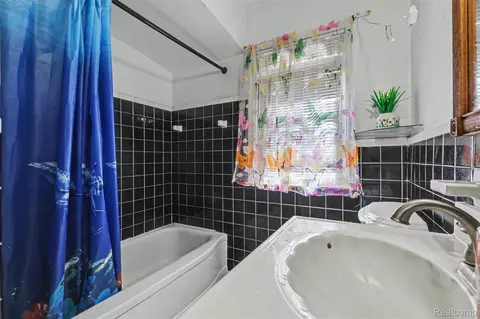 Bath - 1817 Drexel St, Dearborn, MI 48128 photo 2 of 6