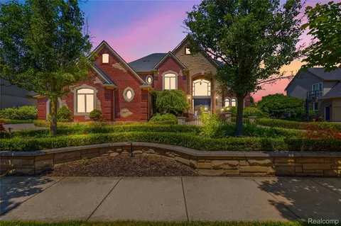48554 Stoneridge Dr, Northville, MI 48168