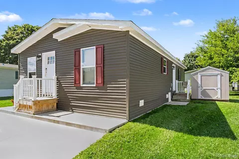 470 Flamingo St, Rochester Hills, MI 48309