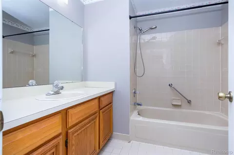 Bath - 15332 Ashley Ct, Macomb, MI 48044 photo 1 of 2