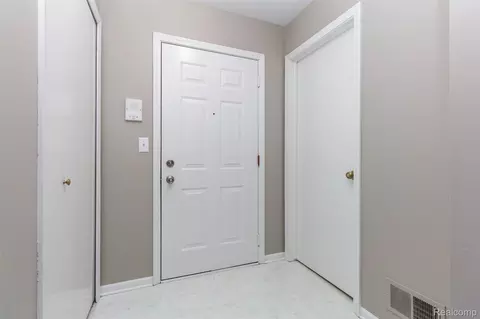 Entry Way - 15332 Ashley Ct, Macomb, MI 48044 photo 1 of 1