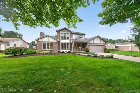 41156 Todd Ln, Novi, MI 48375