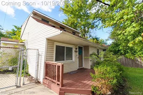 20745 Wakedon St, Southfield, MI 48033