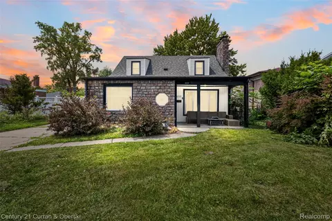 6521 Berwyn St, Dearborn Heights, MI 48127