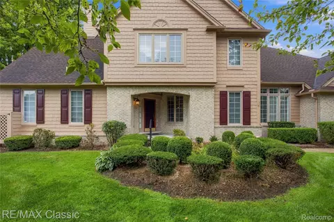 619 Windsor Run, Bloomfield Township, MI 48304