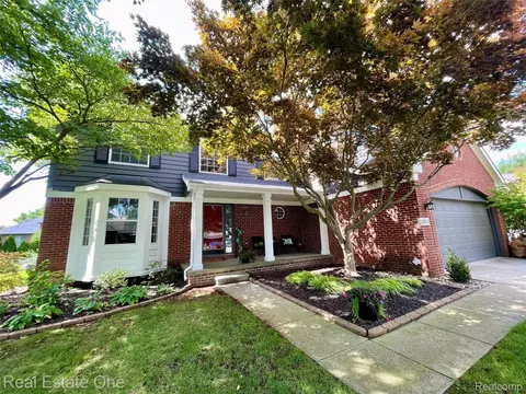 Exterior - 5613 Adderstone Dr, Independence, MI 48346 photo 3 of 10
