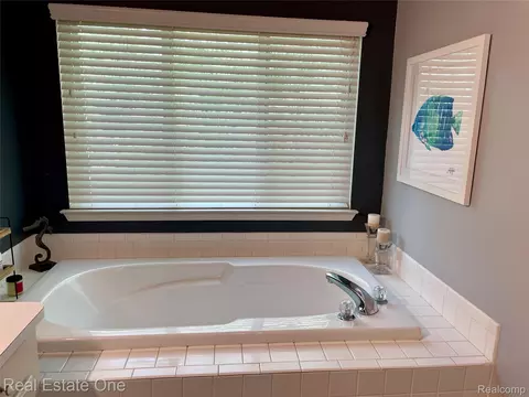 Bath - 5613 Adderstone Dr, Independence, MI 48346 photo 5 of 7