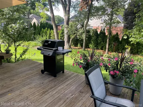 Exterior - 5613 Adderstone Dr, Independence, MI 48346 photo 8 of 10