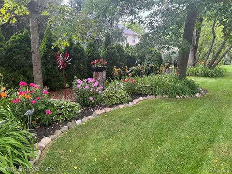 Exterior - 5613 Adderstone Dr, Independence, MI 48346 photo 10 of 10
