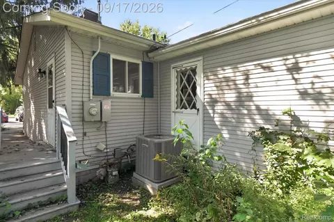 Exterior - 12550 Maxwell Rd, Carleton, MI 48117 photo 3 of 7