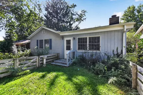 Exterior - 12550 Maxwell Rd, Carleton, MI 48117 photo 5 of 7