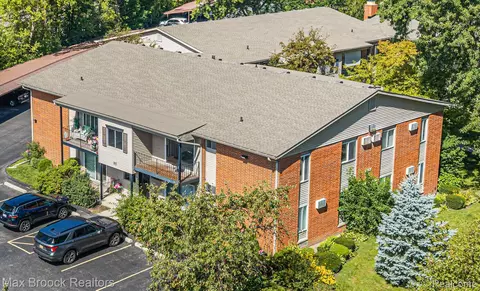 3915 Benjamin Ave #8, Royal Oak, MI 48073
