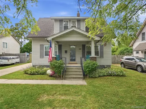 142 S Tilden Ave, Waterford, MI 48328