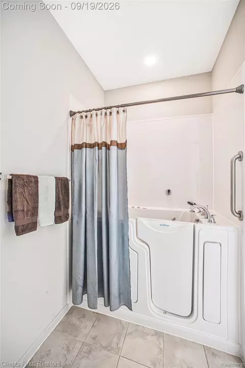 Bath - 3638 Shepherd Ct N, Canton, MI 48188 photo 4 of 8