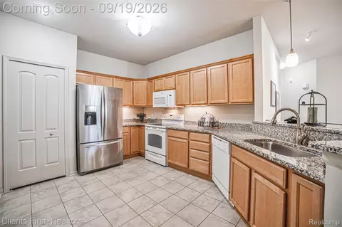 Kitchen - 3638 Shepherd Ct N, Canton, MI 48188 photo 3 of 4