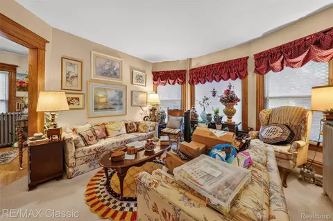 Living - 332 Broadway, Springfield, MI 48350 photo 3 of 3