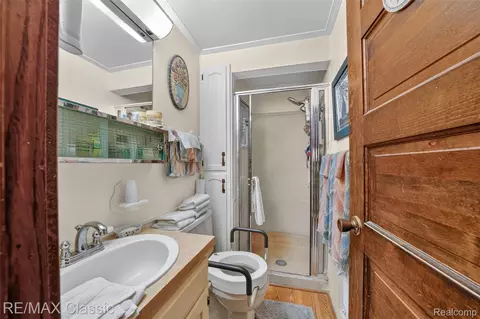 Bath - 332 Broadway, Springfield, MI 48350 photo 1 of 2