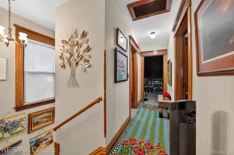 Entry Way - 332 Broadway, Springfield, MI 48350 photo 6 of 6
