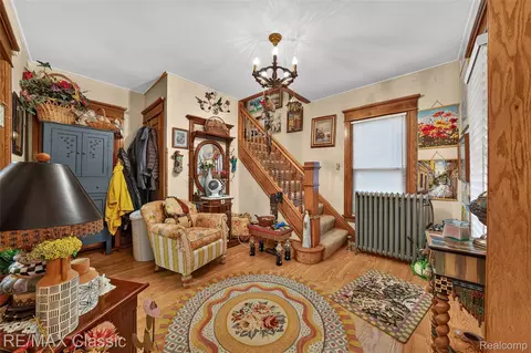 Entry Way - 332 Broadway, Springfield, MI 48350 photo 4 of 6