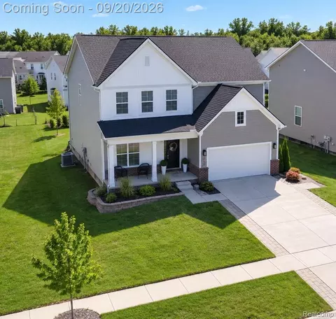 251 Quartz Way, White Lake, MI 48386