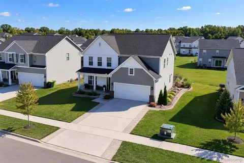 251 Quartz Way, White Lake, MI 48386
