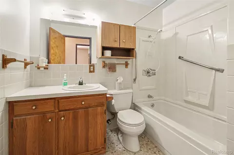 Bath - 3416 E Pineview Dr, Scio, MI 48130 photo 1 of 2