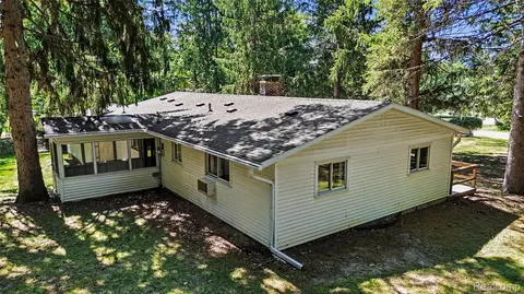 Exterior - 3416 E Pineview Dr, Scio, MI 48130 photo 3 of 4