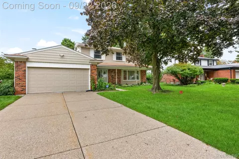 21430 Winchester St, Southfield, MI 48076