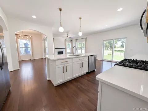 Kitchen - 874 Henning St, Dundee, MI 48131 photo 2 of 2