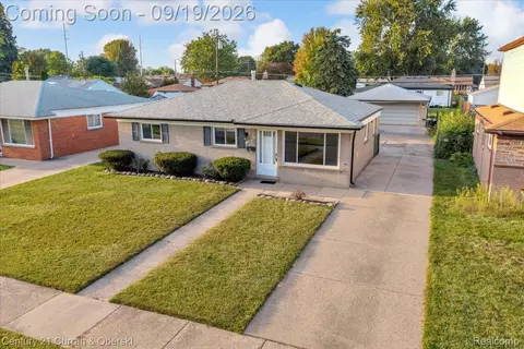 32660 Fairchild St, Westland, MI 48186