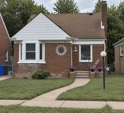8863 Coyle St, Detroit, MI 48228