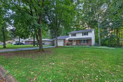 Exterior - 2249 Belle Meade Dr, Davison, MI 48423 photo 1 of 9