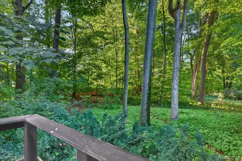 Exterior - 2249 Belle Meade Dr, Davison, MI 48423 photo 6 of 9