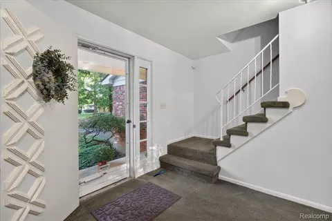 Entry Way - 2249 Belle Meade Dr, Davison, MI 48423 photo 2 of 3