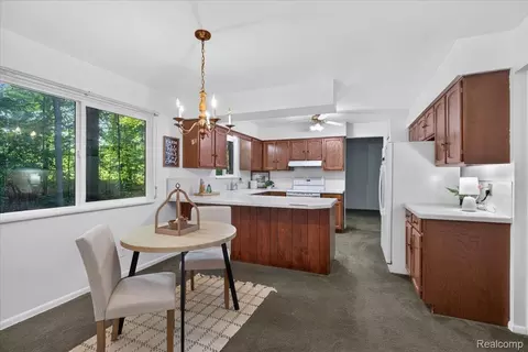 Kitchen - 2249 Belle Meade Dr, Davison, MI 48423 photo 2 of 4