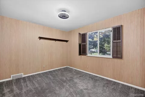 Bedroom - 2249 Belle Meade Dr, Davison, MI 48423 photo 5 of 6
