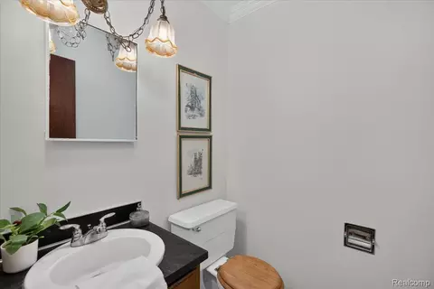 Bath - 2249 Belle Meade Dr, Davison, MI 48423 photo 1 of 3