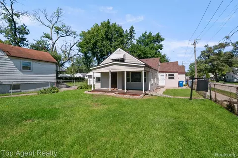 Exterior - 7285 Prospect Ave, Warren, MI 48091 photo 4 of 9