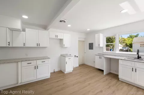 Kitchen - 7285 Prospect Ave, Warren, MI 48091 photo 2 of 2