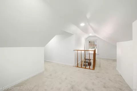 Entry Way - 7285 Prospect Ave, Warren, MI 48091 photo 6 of 8