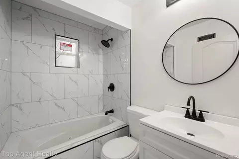 Bath - 7285 Prospect Ave, Warren, MI 48091 photo 3 of 4