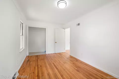 Bedroom - 7285 Prospect Ave, Warren, MI 48091 photo 2 of 4