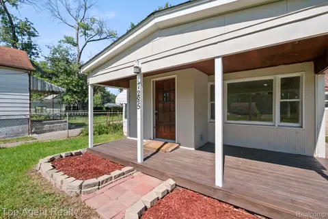 Exterior - 7285 Prospect Ave, Warren, MI 48091 photo 2 of 9