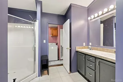 Bath - 28034 Charlemagne, Romulus, MI 48174 photo 1 of 2