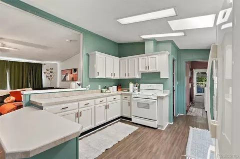 Kitchen - 28034 Charlemagne, Romulus, MI 48174 photo 2 of 4