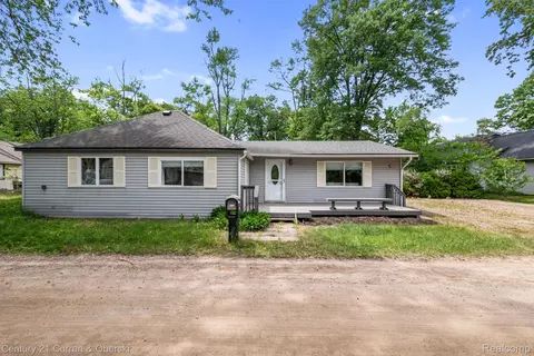 2374 Lakena Rd, West Bloomfield, MI 48324