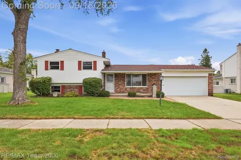 35512 Southampton St, Livonia, MI 48154
