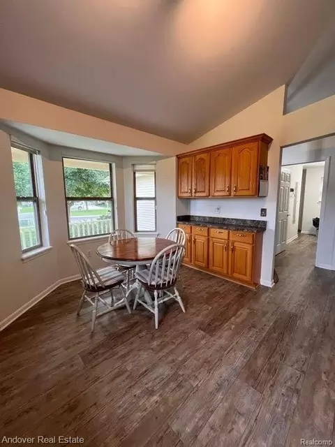 Entry Way - 6294 Princess Ct, Flint, MI 48433 photo 2 of 3
