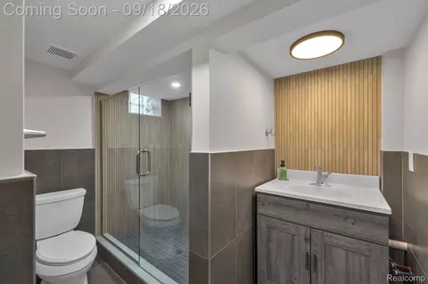 Bath - 23118 Beech St, Dearborn, MI 48124 photo 2 of 6